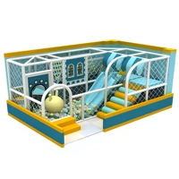 Équipement de jeu intérieur compact pour boutique, incluant une piscine à balles Macaron et une balançoire, pour projets haut de gamme de garderies et d'écoles maternelles