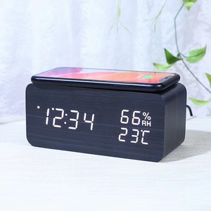 <span class=keywords><strong>Horloge</strong></span> à LED de style moderne avec chargement sans fil Design artistique à la mode pour un usage domestique Affichages d'aiguilles <span class=keywords><strong>en</strong></span> plastique à <span class=keywords><strong>mouvement</strong></span> de quartz - Product Image 6