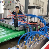 Machine de fabrication de tuiles de toiture ondulées en PVC/ASA de haute qualité, à double vis, haute productivité, contrôlée par PLC