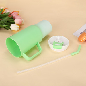 Vaso portátil de plástico degradado de viaje tripartito 3 en 1 para exteriores de 40oz con tapa de pajita con asa para beber directamente en el vaso - Product Image 4