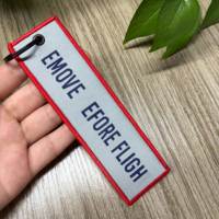 OEM ODM Vente directe d'usine Porte-clés à motif de lettres personnalisées Porte-clés d'étiquettes tissées double face pour les promotions et les mousquetons