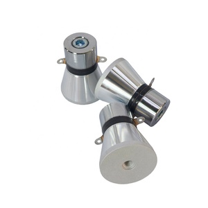 Émetteur ultrasonique PZT4 25kHz 60W pour le nettoyage des injecteurs de bloc moteur dans un réservoir ultrasonique - Product Image 1