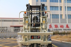 Garfos Articulados de Cilindro Duplo Adequados para Empilhadeiras de 3-7 Toneladas, Vários Acessórios para Empilhadeiras - Product Image 4