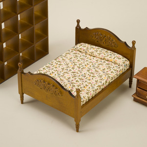 Moda Boutique 1:12 escala madera miniatura cama doble modelo Floral dormitorio escena DIY juguetes de casa de muñecas - Product Image 5