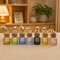 Vente directe usine – Bouteilles diffuseurs en verre transparent coloré avec bouchons à vis, personnalisables avec logos et couleurs, diffuseur à bâtonnets, capacité 10 ml