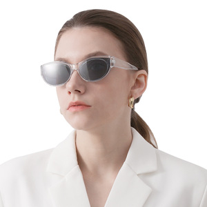 Lunettes de soleil rétro pour femme, monture fine, noires, protection UV400, idéales pour les voyages et la conduite - Product Image 4