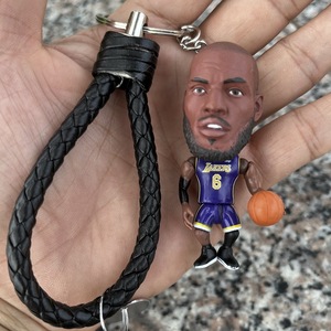 PVC Figure Réaliste <span class=keywords><strong>NBA</strong></span> Basketball Joueur Mini Figurines En Plastique Porte-clés Lowry Kobe Warriors Curry Durant Lakers <span class=keywords><strong>James</strong></span> Porte-clés - Product Image 5
