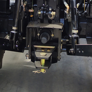 Tracteur agricole 4x4 noir à transmission par engrenages avec boîte de vitesses, niveau de sécurité élevé, machinerie agricole - Product Image 1