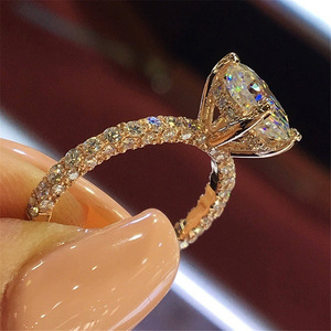 Anello Rotondo Taglio Principessa Scintillante, Gioiello Elegante da Donna per Fidanzamento e Proposta, Anello Nuziale con Zirconi - Product Image 2