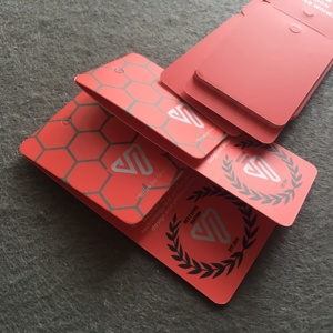 Buena calidad con capucha etiqueta colgante de papel doblado colgar swing etiquetas diseños con el logotipo de la empresa de impresión - Product Image 4