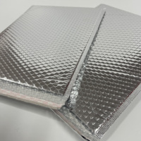 Enveloppes à bulles blanches personnalisées pour cosmétiques par QJBZ Packaging - Tailles variées pour usage promotionnel