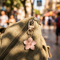 Gantungan Kunci Bunga Enamel Custom Berlapis Emas, Liontin Tas Motif Bunga Plumeria Daisy untuk Hadiah Promosi