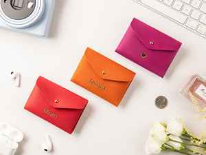 Portefeuille fin personnalisé en cuir véritable, cadeau pour demoiselle d'honneur, accessoires pour femmes, design de petite poche - Product Image 2