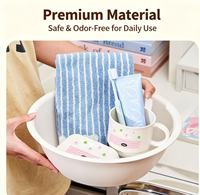 Kit de salle de bain en plastique en stock avec seau, lavabo, gobelet, panier de douche et porte-savon pour étudiants, idéal pour la rentrée scolaire et les articles de toilette ménagers