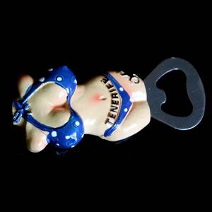 עיצוב מותאם אישית סיטונאי טנריף מזכרות תיירות שרף ביקיני אישה בירה מקרר מגנט פותחן בקבוקים - Product Image 1