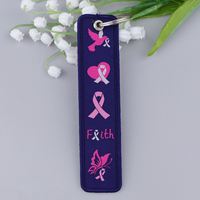 Llavero de metal rosa intenso con diseño de cinta tejida, colgante decorativo de doble cara, para certificados de oficina, mosquetón promocional