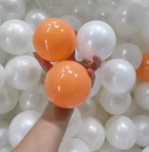 Pour les piscines à balles de terrain de jeu intérieur pour enfants 8cm, boule en plastique colorée de haute qualité