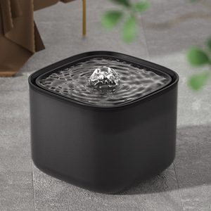 Bebedero Automático LED <span class=keywords><strong>para</strong></span> Perros y Gatos con Circulación Inteligente, Diseño <span class=keywords><strong>de</strong></span> Plástico Recargable - Product Image 6