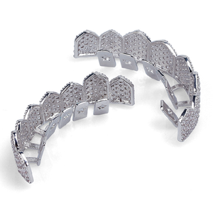 En gros Grillz dentaires Hip Hop Iced Out plaqué or 18K et platine, crocs de rappeur, bijoux corporels, cadeau - Product Image 4