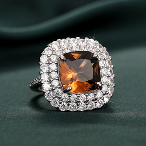 Anello Geometrico di Lusso con Accento a Stella per Donne, Gioiello da Dito Scintillante alla Moda - Product Image 2