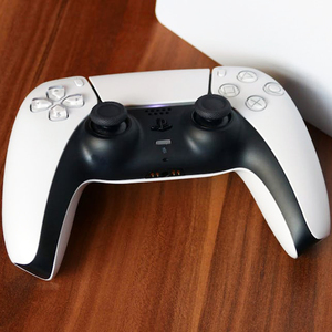 Console Sony PlayStation 5 Pro Slim - Matériau ABS ultra-résistant pour le gaming ultra-rapide - Garantie 1 an - Product Image 2