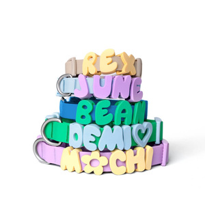 Anpassbare Farbe Fabriklieferant <span class=keywords><strong>DIY</strong></span> 26 Alphabet-Buchstaben Wasserdichte Slider Weiche Silikon-Anhänger für Personalisierte Hundehalsbänder und -Leinen - Product Image 4