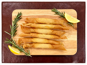Rouleaux de printemps croustillants à l'ananas surgelés IQF, dessert aux fruits, pack en vrac, marque privée OEM pour la restauration, les hôtels et les boulangeries - Product Image 3