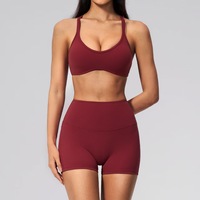 Ensemble de yoga 2 pièces pour femme, coupe ajustée, soutien-gorge de sport dos croisé et short cycliste taille haute pour la course, le yoga et le tennis