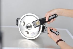 Vente chaude sécurité 18/8 de pression en acier inoxydable En Acier Inoxydable Noir Cuiseur approprié pour cuisinière à gaz et à induction En Acier Inoxydable - Product Image 4