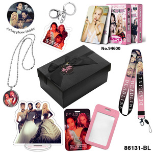 Set <span class=keywords><strong>de</strong></span> Artículos <span class=keywords><strong>de</strong></span> K-pop para Fans: Cadena con Logo, Caja <span class=keywords><strong>de</strong></span> Regalo, Mini Tarjetas <span class=keywords><strong>de</strong></span> Ídolos, <span class=keywords><strong>Collar</strong></span> y Otros Accesorios - Product Image 3