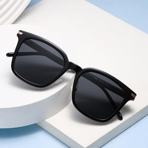 Gafas de Sol Cat Eye Ks 3784 Unisex, Montura Negra, Lentes TAC, Protección UV400, Antideslumbrantes, para Uso en Exteriores - Product Image 1