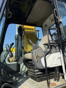 รถขุดตีนตะขาบแคตเตอร์พิลลาร์ 320D ลดราคาพิเศษ ประสิทธิภาพสูง ระบบไฮดรอลิกจากญี่ปุ่น น้ำหนัก 20 ตัน CAT 320D2L รถขุดตีนตะขาบแคตเตอร์พิลลาร์มือสอง - Product Image 6