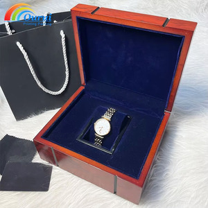Caja de reloj de madera roja directa de fábrica, caja de almacenamiento de relojes con forro de cuero negro, con accesorios, logotipo personalizado, embalaje de lujo para relojes. - Product Image 1