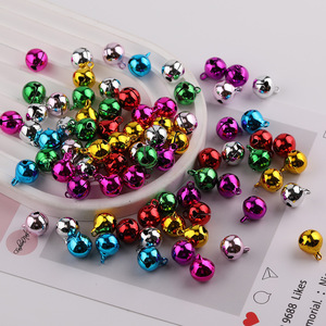 Campanas redondas de metal de colores para hacer pulseras, accesorios de joyería DIY, colores aleatorios, acabado chapado - Product Image 1