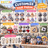 Porte-clés en peluche pigeon pour jours de pluie, breloques de sac de voyage en forme d'oiseau, vente en gros pour souvenirs de gare, cadeaux saisonniers et boutiques de cadeaux