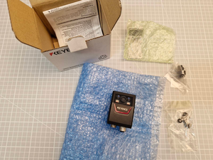 Plc Sr-750 Code 2D Neuf + Emballage d'origine pour produit sous garantie - Product Image 2
