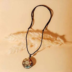 Pierre de yoga en pierre naturelle irrégulière colorée, pendentif en pierre colorée pour la guérison spirituelle et la méditation énergétique positive - Product Image 5