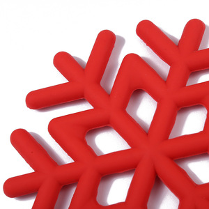Silicone Snowflake Placemats Heat Insulating Non Slip Mats For <b>Tea</b> <b>Sets</b> White Red Green - Product Image 4