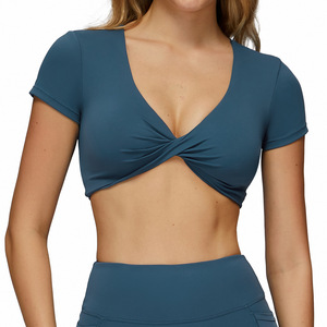 Camiseta Deportiva de Yoga Disko Sport de Manga Corta con Cuello en V y Espalda Descubierta para Mujer, Camiseta de Fitness Premium en Negro, Azul Marino, Gris Ahumado y Blanco - Product Image 4