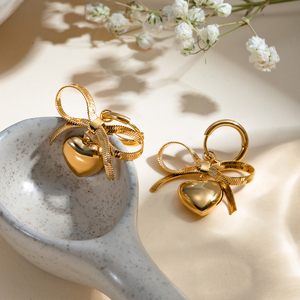 J & D <span class=keywords><strong>Orecchini</strong></span> Moderni in Acciaio Inox Donna Oro 18K Catena di <span class=keywords><strong>Serpente</strong></span> Fiocco <span class=keywords><strong>con</strong></span> Cuore Lucido <span class=keywords><strong>Orecchini</strong></span> - Product Image 5