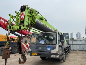 Budget Friendly Pre-Owned Zoomlion 25 Ton Truck with <b>Crane</b> for Construction Work - Product Image 2