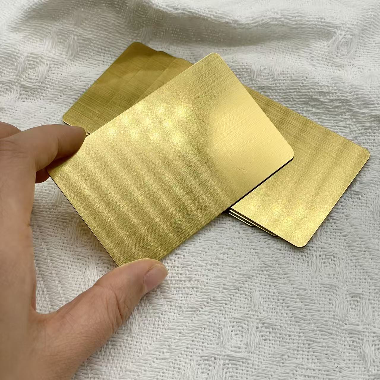 New Arrived High Quality CR80 Luxury Waterproof Blank PVC Holographic Plastic Cards