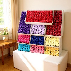 Têtes de fleurs de savon en forme de rose à trois couches, roses éternelles artificielles, matériaux pour la création de bouquets et de boîtes cadeaux pour la Saint-Valentin - Product Image 1