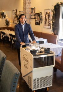 Chariot à gelato commercial Miles avec <span class=keywords><strong>batterie</strong></span>, certifié NSF, machine à crème glacée, autonomie <span class=keywords><strong>de</strong></span> 10 heures, en acier inoxydable, pour lait, noix, eau, tout-en-un - Product Image 4