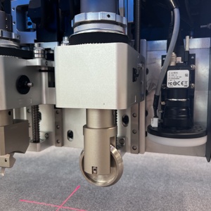 Utools CNC dao động dao cắt máy 1625 Kích thước duy nhất kép ba công cụ chủ cho vải da thảm và Hội Đồng Quản trị PVC - Product Image 3