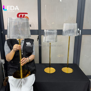 LEDA Décoration d'événements, Centre de table de mariage, Ensemble de 3 bougeoirs en verre avec pied doré et support d'abat-jour pour la décoration d'hôtels, de maisons et d'événements - Product Image 3