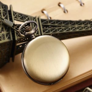 <span class=keywords><strong>Montre</strong></span> de poche en quartz avec gravure au laser, logo <span class=keywords><strong>personnalisé</strong></span>, boîtier doré vierge, montres de poche en gros, fabrication personnalisée - Product Image 2