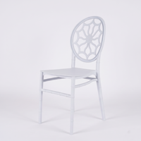 Chaise de jardin commerciale empilable en plastique PP, capacité 150 kg, dossier flocon de neige, finition mate, idéale pour hôtels, restaurants, villas et mariages