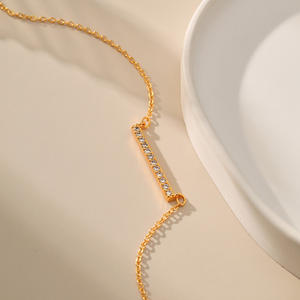 Kalung minimalis dengan desain lurus panjang dan kalung perhiasan mode wanita bertatahkan berlian berlapis emas 18K - Product Image 4