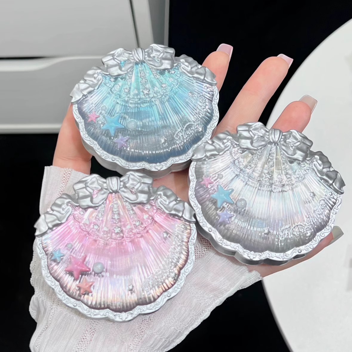 Flower Knows Shell's Jewel Embossed Satin Blush Powder